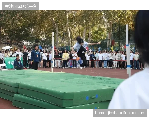 跳高跳破极限高度，传奇延续
