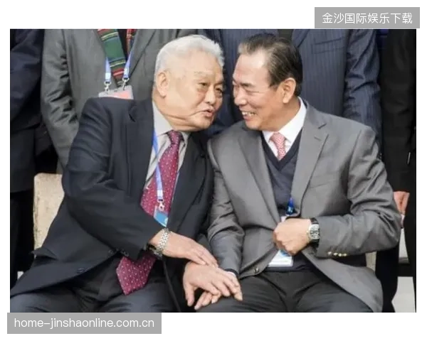 主裁判哈塔卜：两次无法接受的判罚，背后的故事与影响