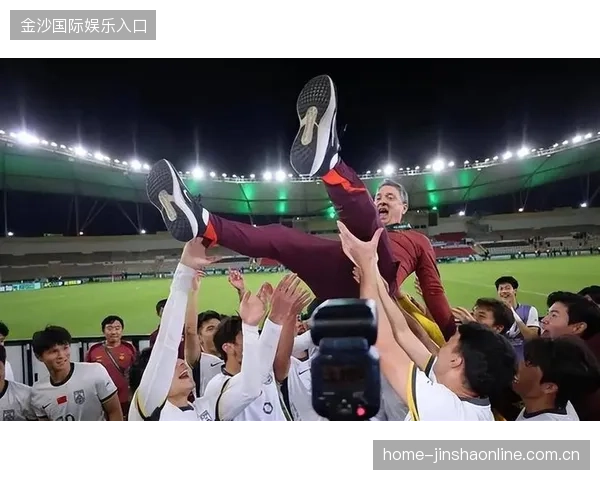 安东尼奥带队为何如此“神奇”？从战术到人格魅力，看他如何让球队“爆发”